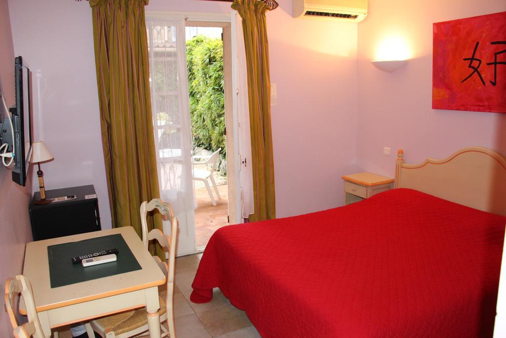 Hotel Les Palmiers แซ็ง-ทรอเป ห้อง รูปภาพ