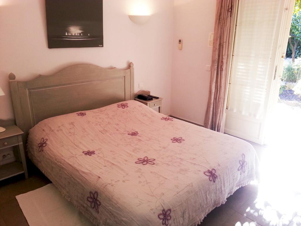 Hotel Les Palmiers แซ็ง-ทรอเป ห้อง รูปภาพ